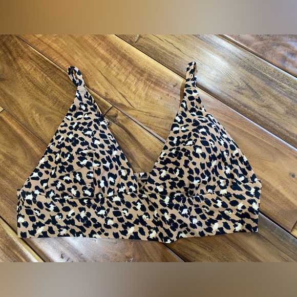 aerie Other - Aerie Triangle Leopard Print Bikini Top